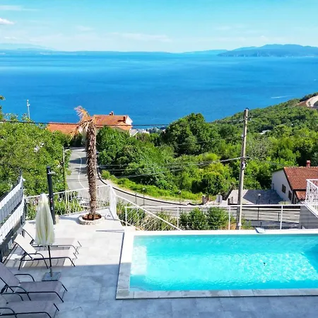 Val - Four Seasons Escape In Hillside * Abbazia