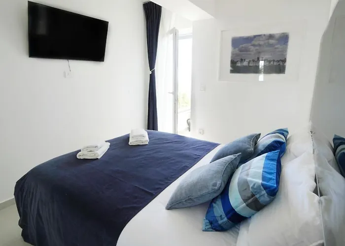 Val - Four Seasons Escape With Sea View And Swimming Pool Opatija