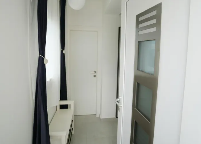 Val - Four Seasons Escape With Sea View And Swimming Pool Apartmán Opatija
