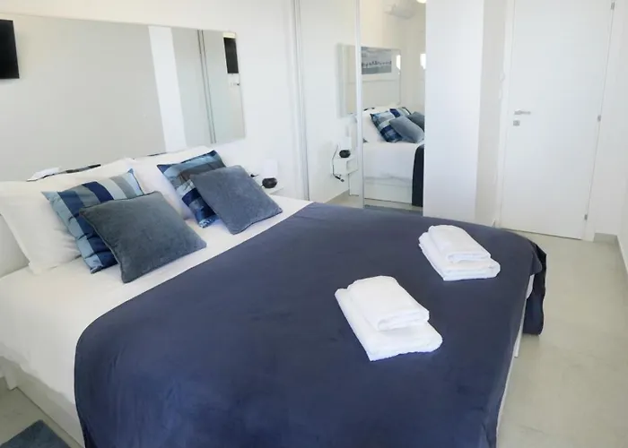 Val - Four Seasons Escape With Sea View And Swimming Pool Lejlighed