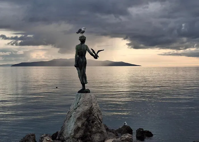 Apartmán Val - Four Seasons Escape With Sea View And Swimming Pool Opatija