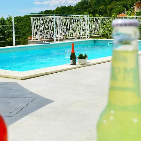 Daire Val - Four Seasons Escape With Sea View And Swimming Pool Opatija