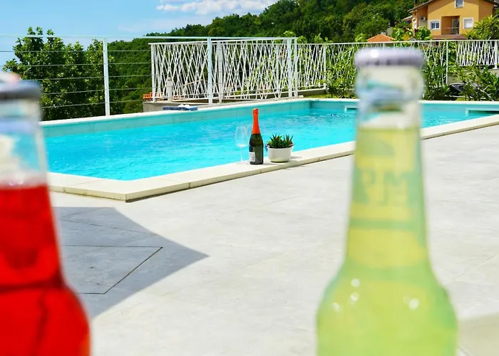 Daire Val - Four Seasons Escape With Sea View And Swimming Pool Opatija